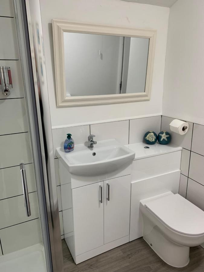 Platform Avenues Apartment 2 With Free Street Parking Kingston upon Hull Exterior photo